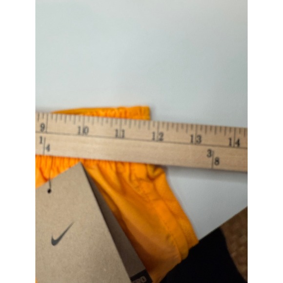 Nike Womens Dri-FIT Tempo Running Shorts Orange XSmall NEW - Picture 4 of 8